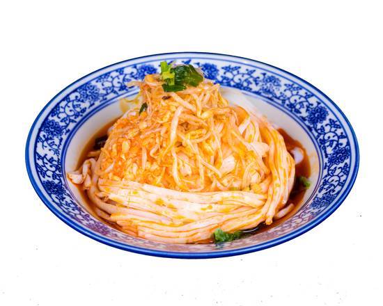 Cold Rice Noodles (V) in chilli oil红油米皮